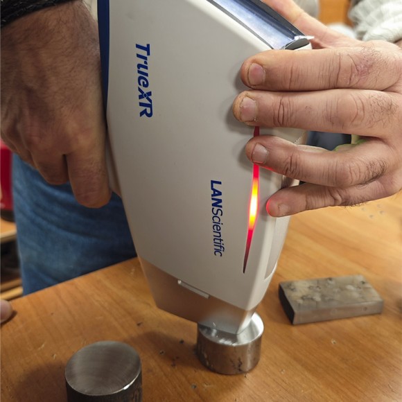 Анализатор металлов РФА TrueXR — портативный рентгенофлуоресцентный спектрометр